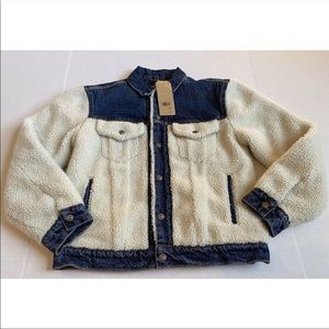LEVIS EX-BOYFRIEND SHERPA TRUCKER JACKET